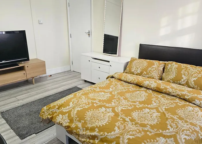 Bright & Modern Double Rooms In Central East London